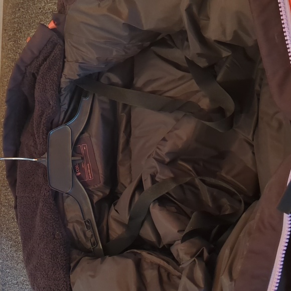 Barely worn winter coat - Picture 14 of 16